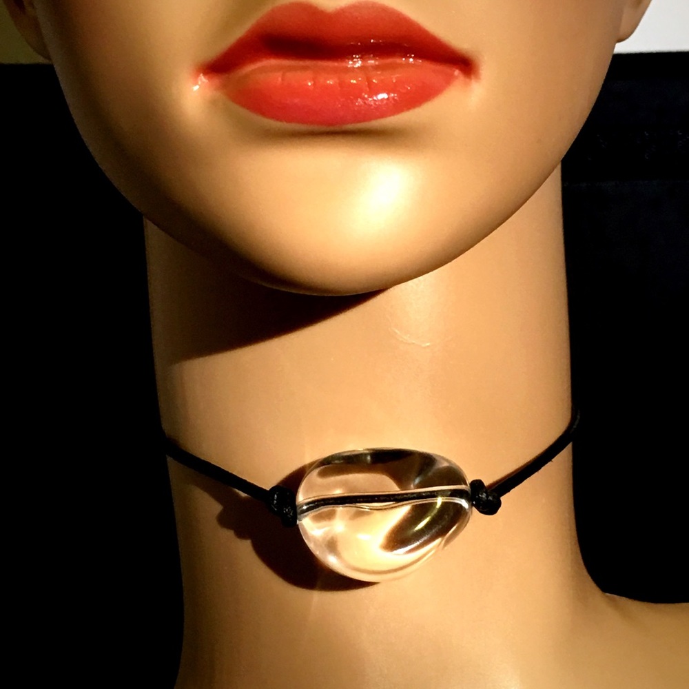 🔥New Item!🔥Vintage Button, Acrylic Choker◾️